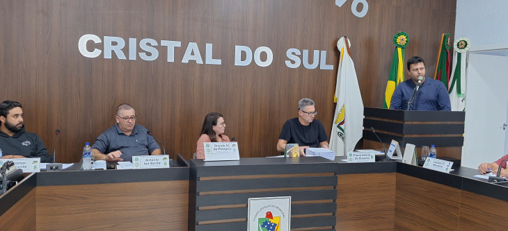 Sess&atilde;o da C&acirc;mara destaca conquista de moradias e aprova&ccedil;&atilde;o de projetos em Cristal do Sul