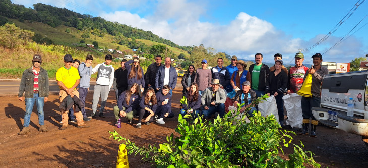 Presidente do Legislativo participa de a&ccedil;&atilde;o ambiental em Cristal do Sul