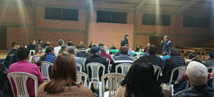 Sess&atilde;o ordin&aacute;ria do Legislativo &eacute; realizada na comunidade S&atilde;o Carlos, em Cristal do Sul